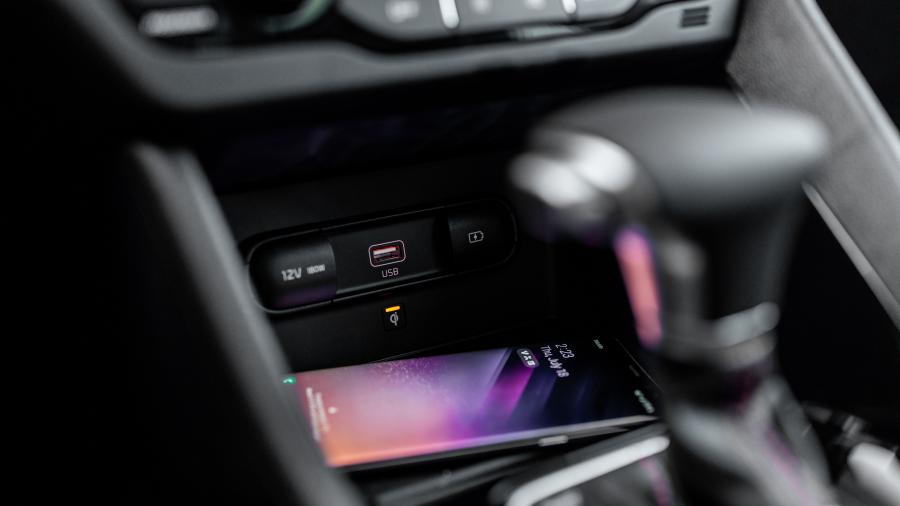 Детали интерьера Kia Niro EcoHybrid 2020 года  (NA) (фото 60 из 63)